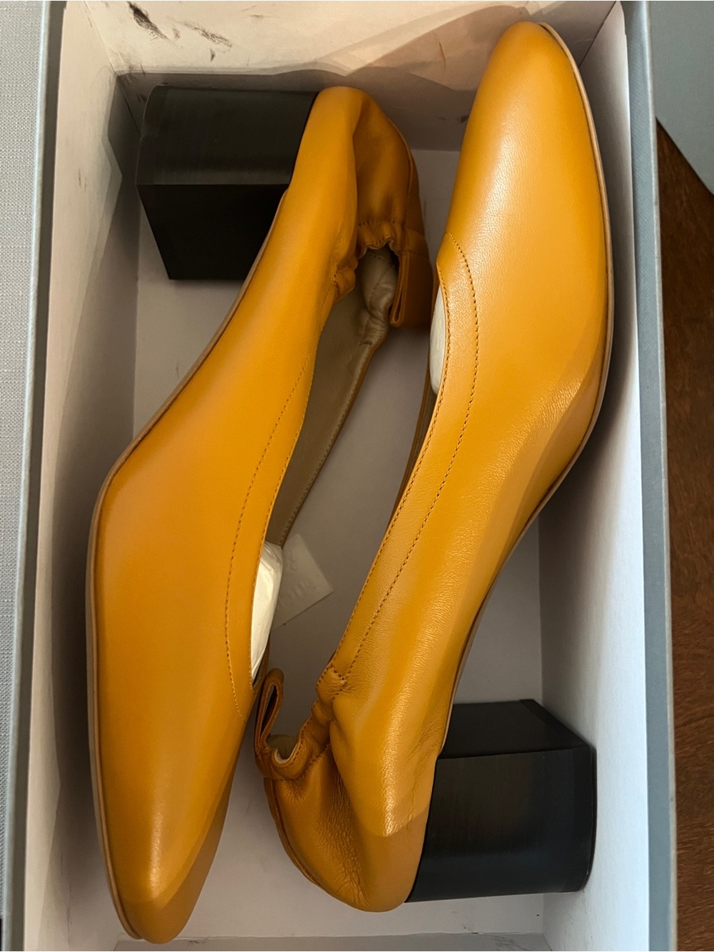 Everlane The Day Heel Mustard Yellow Italian Leather Pumps Size 10 New in box - Picture 2 of 9